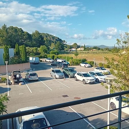Superbe Appartement T2 Cuers Zewnętrze zdjęcie